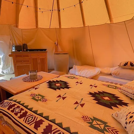 Tipi Missouri Apartment